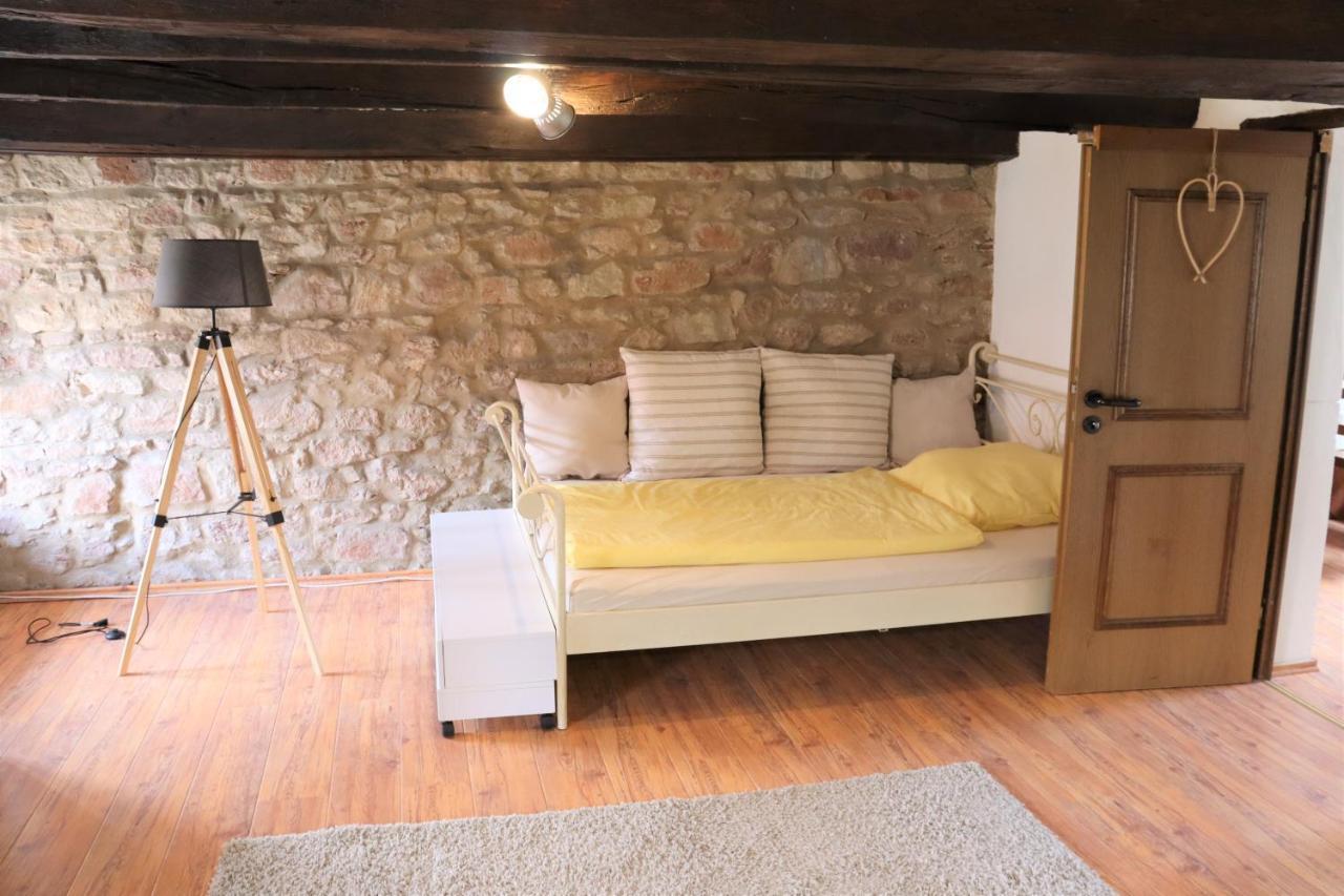 Ferienwohnung, Charmantes Bauernhaus, Ferienhaus Зарлуї Екстер'єр фото